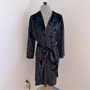 GAP Black Crushed Velvet Robe XS/S